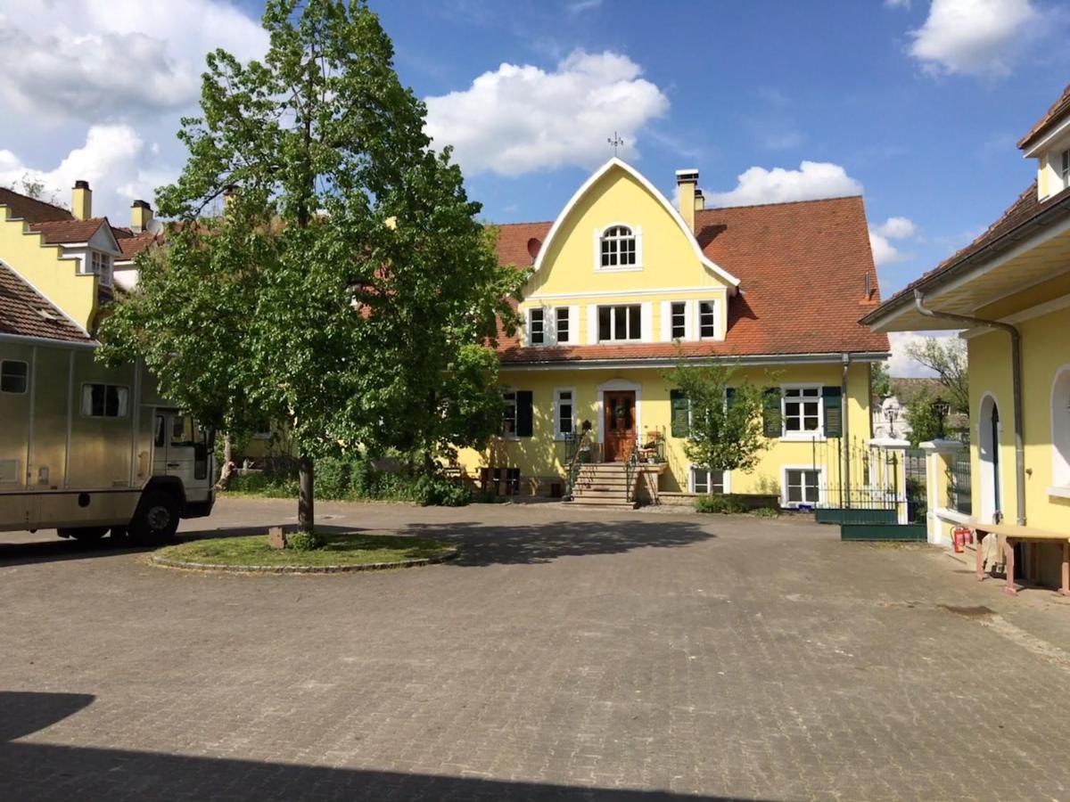 ולדסהוט-טינגן Ferienwohnung Im Gruenen Auf Idyllisch Gelegenen Gutshof Und Doch So Zentral מראה חיצוני תמונה